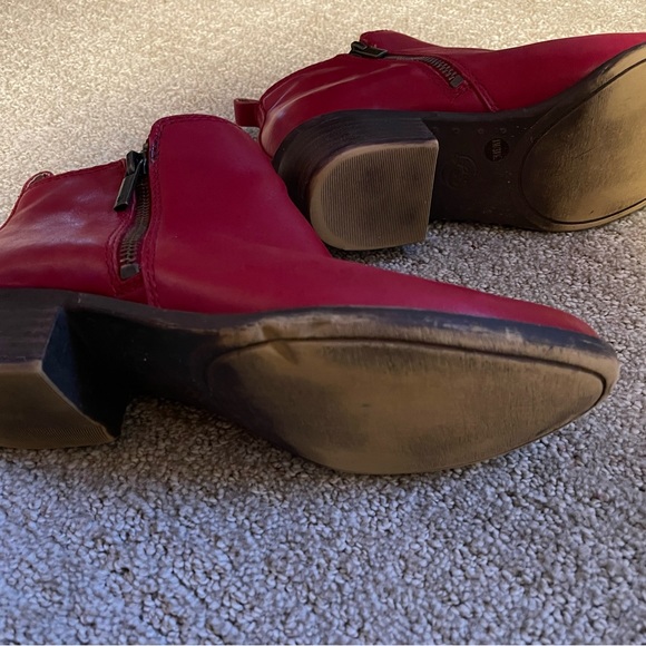 Red Leather short Lucky boots - Picture 4 of 5